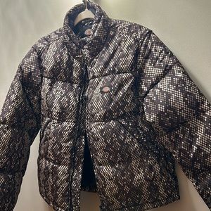 Women's camo puffer dickies jacket!